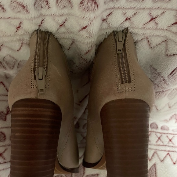 Women’s New Gianni Bini Zip Up Bootie Size 91/2M New!  Never Worn! - Picture 5 of 5